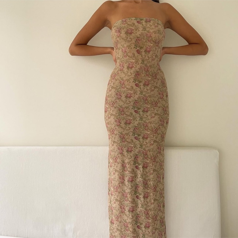 Bare Minimale Romantique Dress